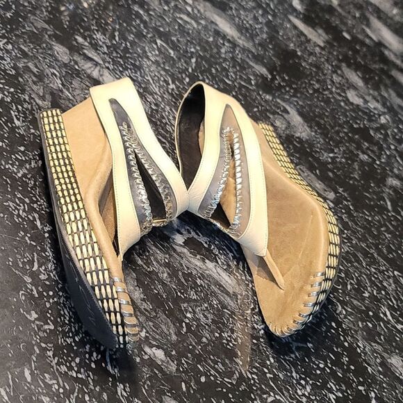 MODZORI WOMEN'S VALENCIA REVERSIBLE VEGAN WEDGE FLIPS SANDAL R3 - Picture 15 of 16